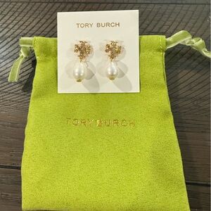 Tory Burch Gold Logo Pearl Drop Earrings - White gift beautiful elegant shiny cz